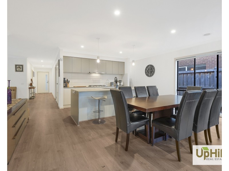 4 Charolais Way, Clyde North VIC 3978