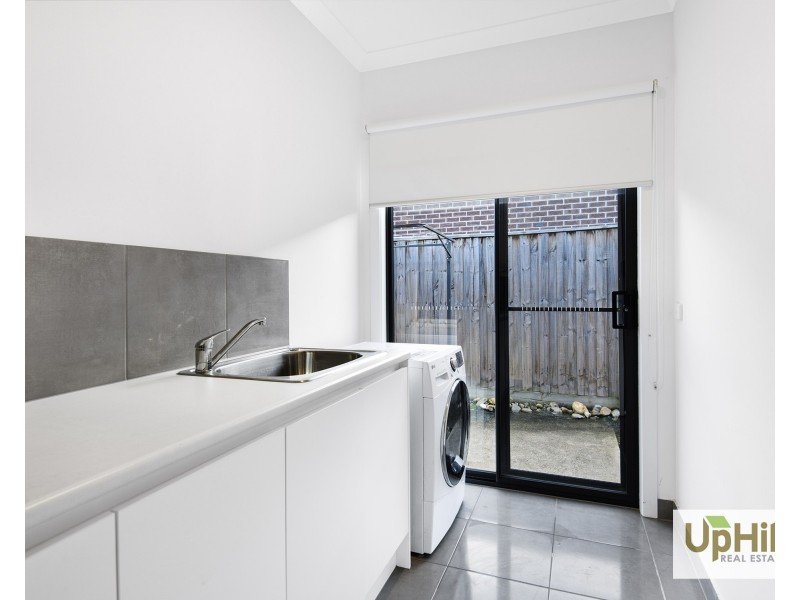 4 Charolais Way, Clyde North VIC 3978