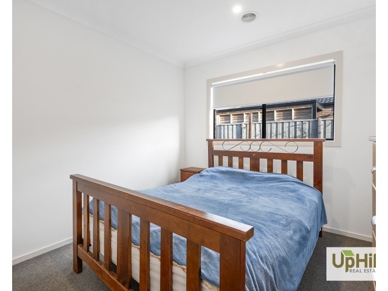 4 Charolais Way, Clyde North VIC 3978