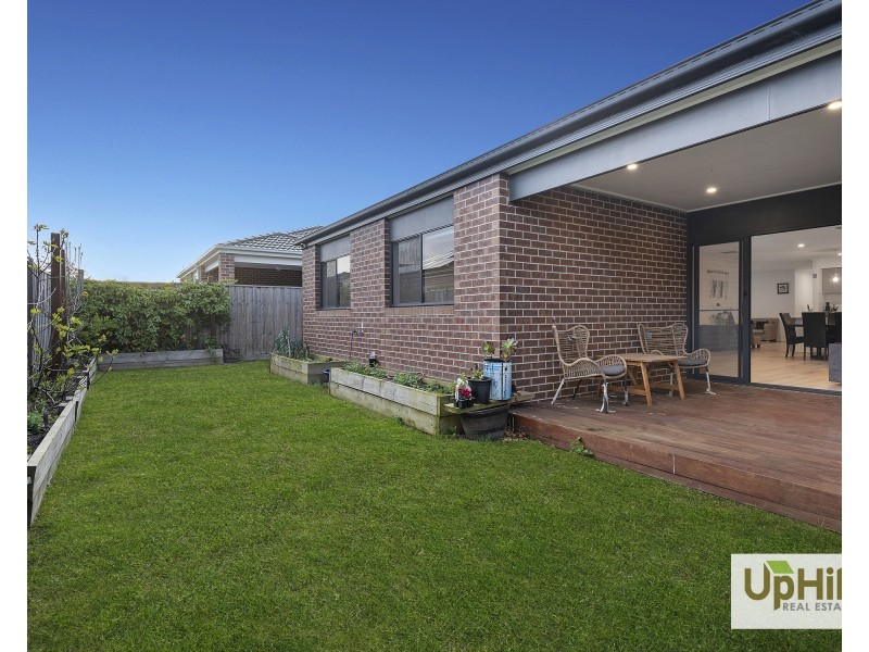 4 Charolais Way, Clyde North VIC 3978