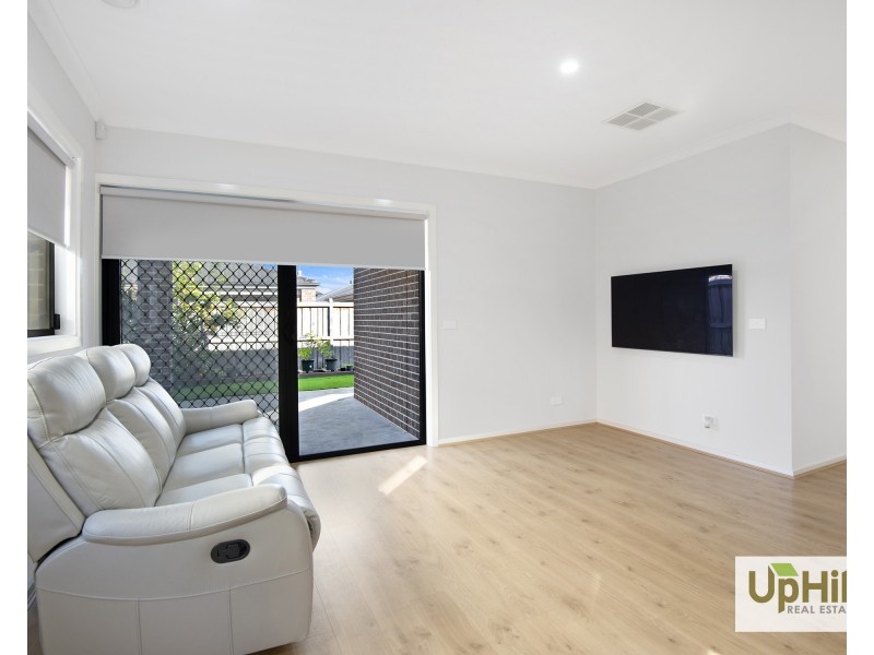 57 Tamarind Road, Cranbourne North VIC 3977