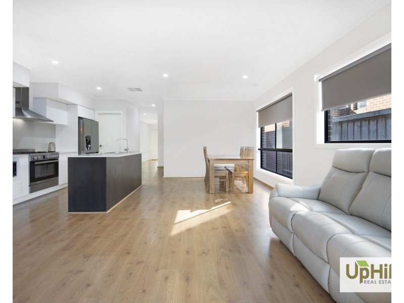 57 Tamarind Road, Cranbourne North VIC 3977