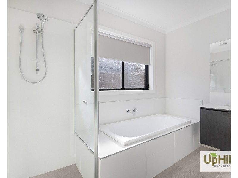 57 Tamarind Road, Cranbourne North VIC 3977