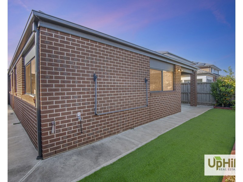 57 Tamarind Road, Cranbourne North VIC 3977