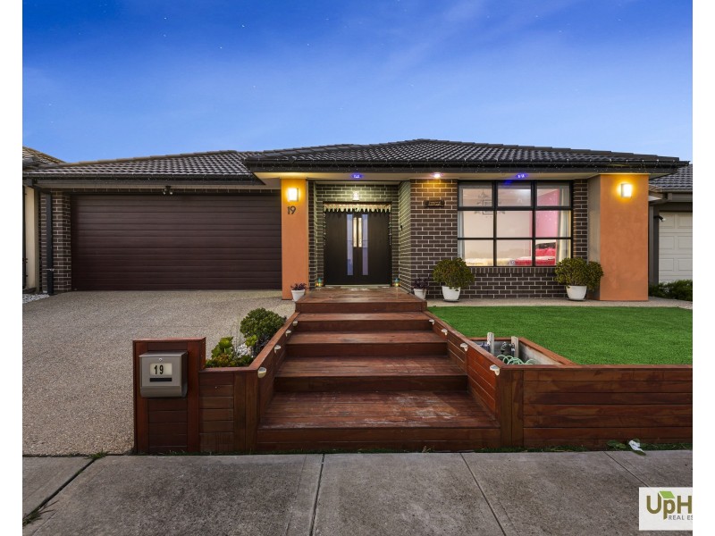 19 Cochin Drive, Clyde North VIC 3978