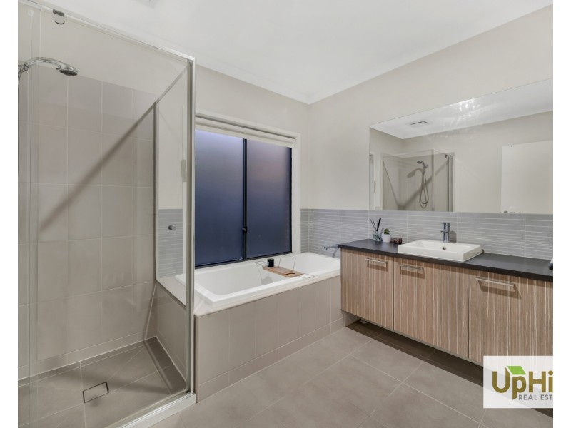 35 Datura Avenue, Cranbourne North VIC 3977