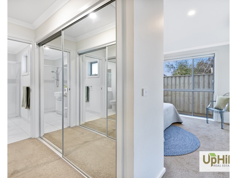 21 Nunkeri Court, Clyde North VIC 3978