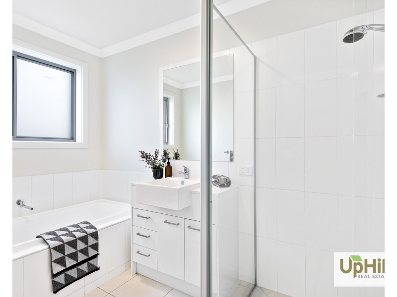 21 Nunkeri Court, Clyde North VIC 3978