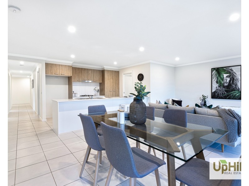 21 Nunkeri Court, Clyde North VIC 3978