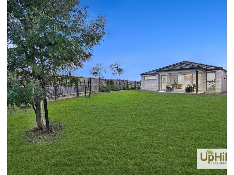 21 Nunkeri Court, Clyde North VIC 3978