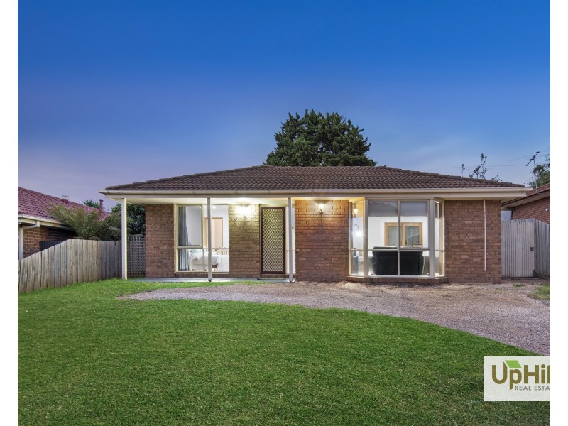 61 Courtenay Avenue, Cranbourne North VIC 3977