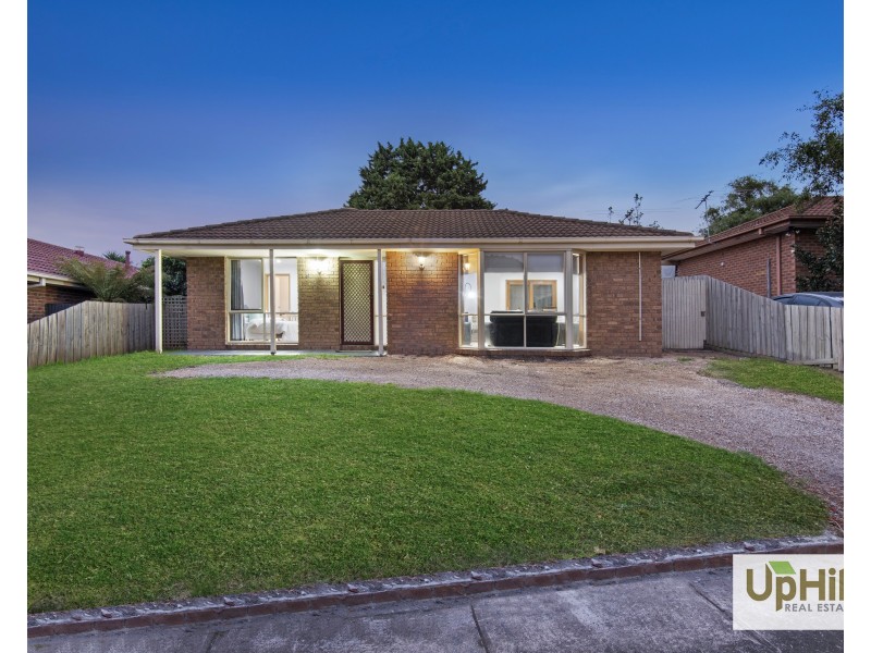 61 Courtenay Avenue, Cranbourne North VIC 3977
