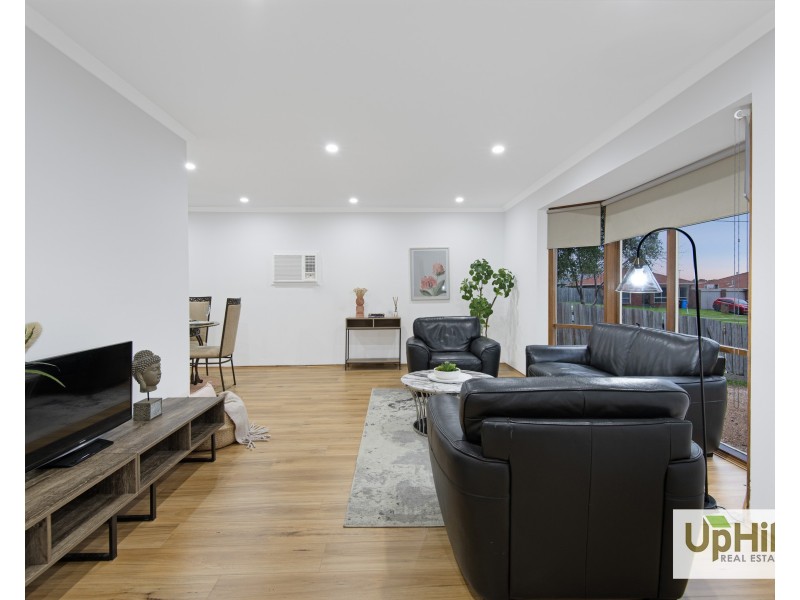 61 Courtenay Avenue, Cranbourne North VIC 3977