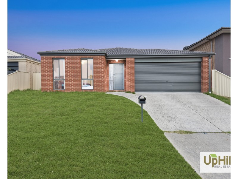 130 Blue Horizons Way, Pakenham VIC 3810