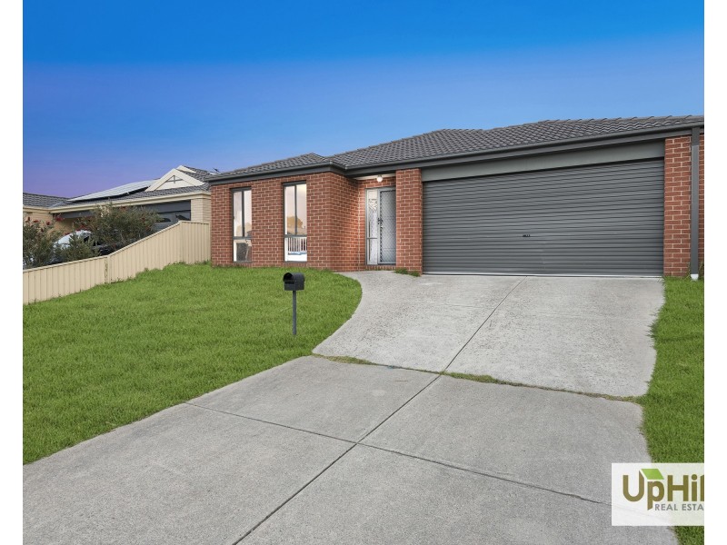 130 Blue Horizons Way, Pakenham VIC 3810