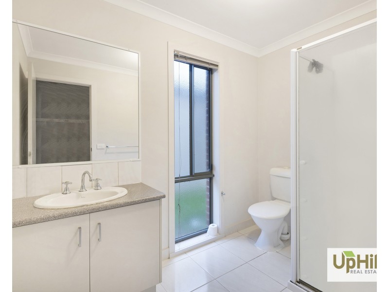 130 Blue Horizons Way, Pakenham VIC 3810