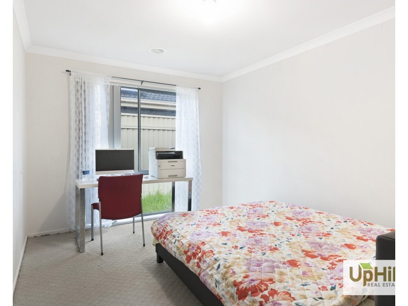 130 Blue Horizons Way, Pakenham VIC 3810