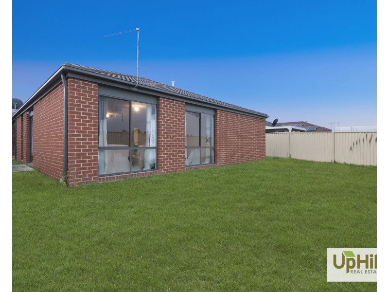 130 Blue Horizons Way, Pakenham VIC 3810