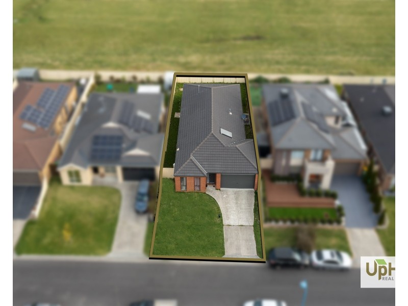 130 Blue Horizons Way, Pakenham VIC 3810