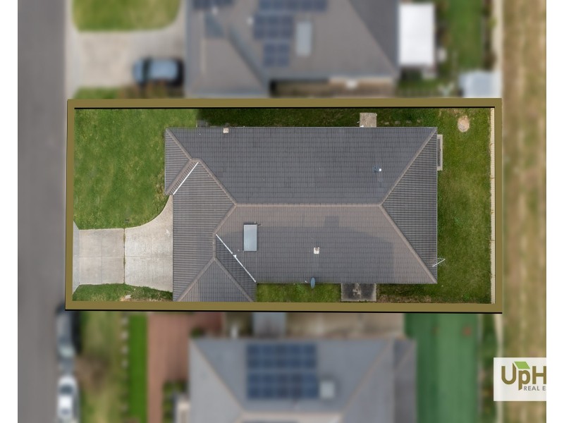 130 Blue Horizons Way, Pakenham VIC 3810