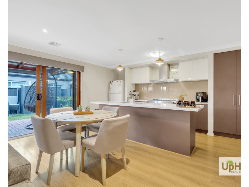 16 Selandra Boulevard, Clyde North VIC 3978