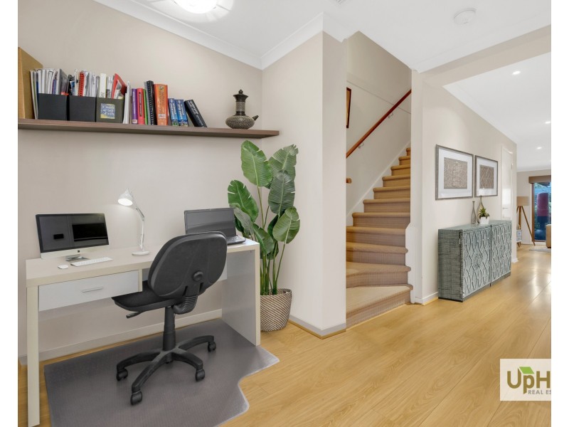 16 Selandra Boulevard, Clyde North VIC 3978