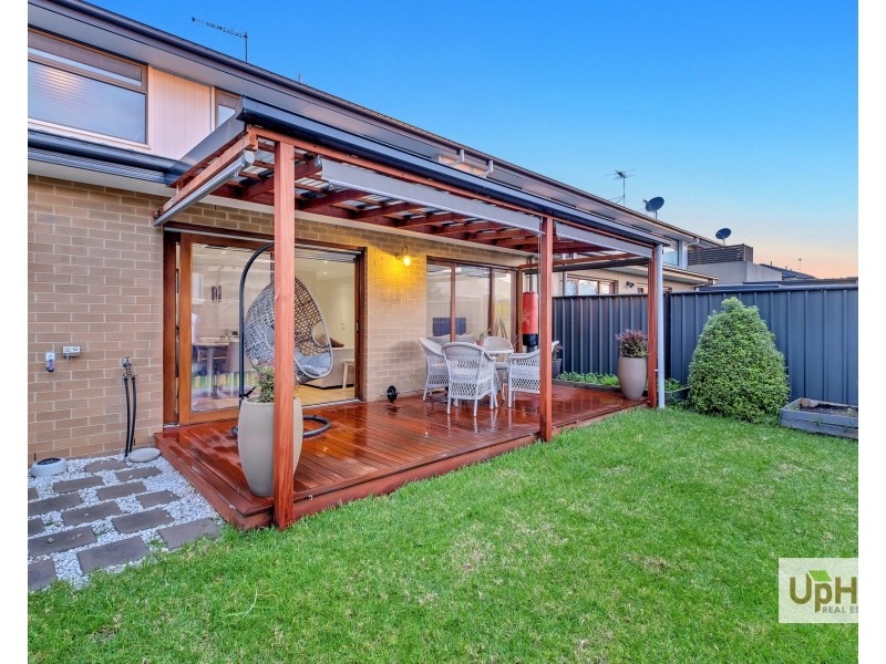 16 Selandra Boulevard, Clyde North VIC 3978