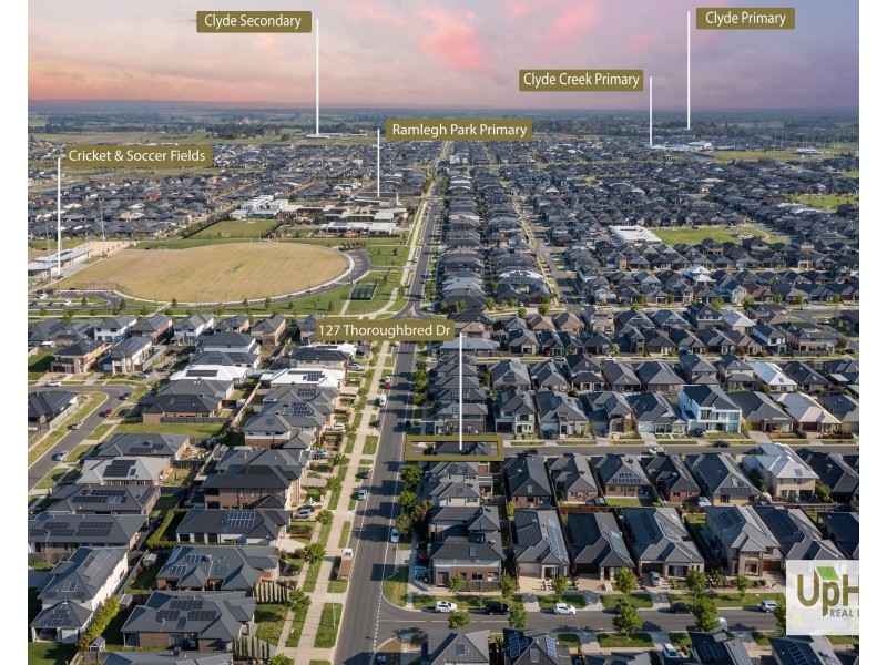 127 Thoroughbred Drive, Clyde North VIC 3978