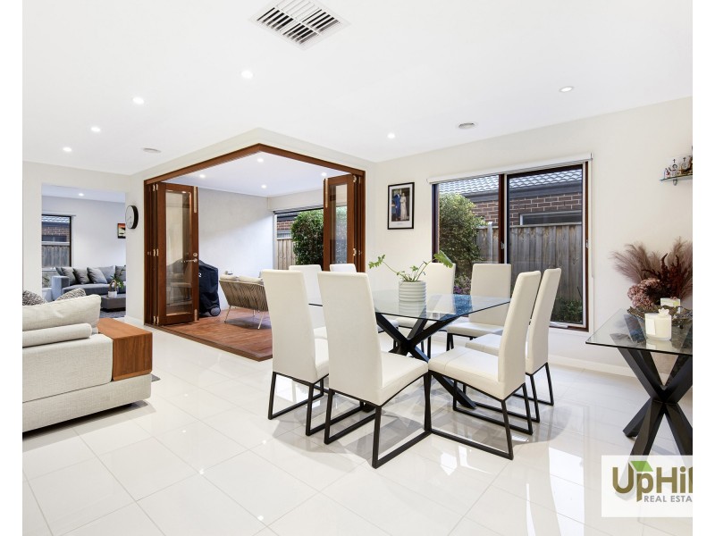 40  Shulze Drive, Clyde North VIC 3978