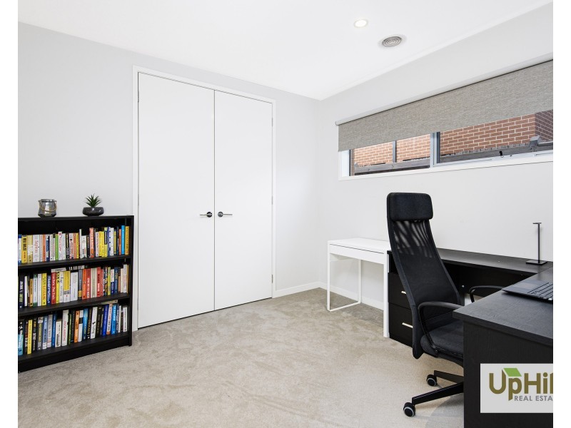 40  Shulze Drive, Clyde North VIC 3978