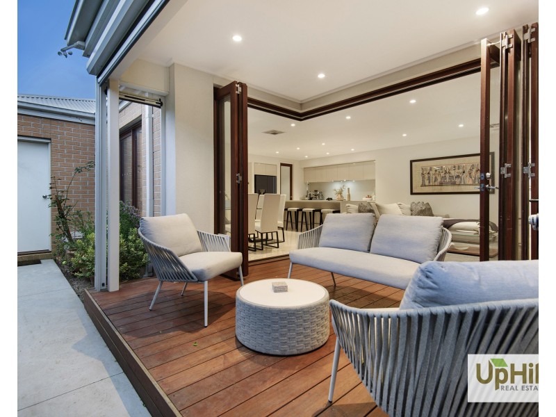 40  Shulze Drive, Clyde North VIC 3978