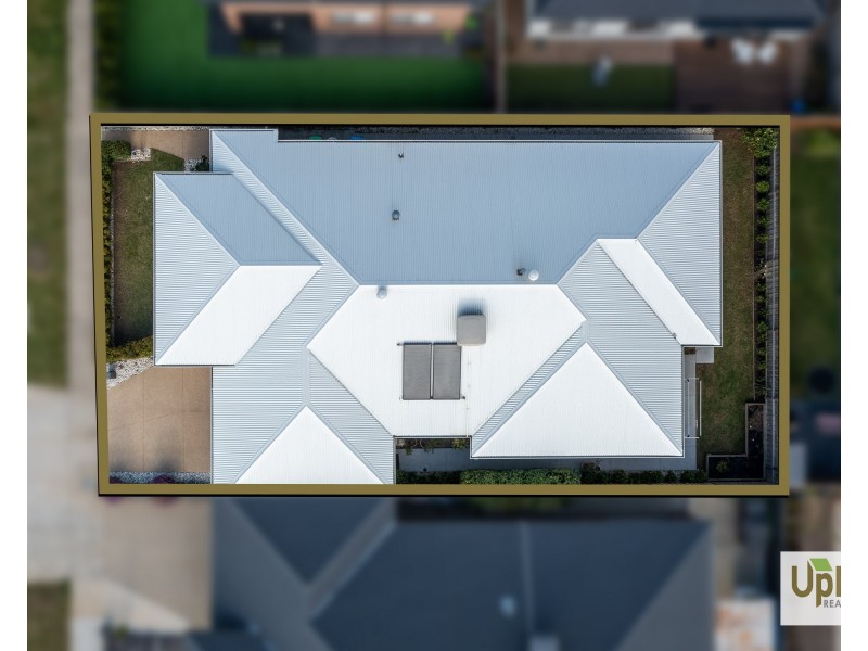 40  Shulze Drive, Clyde North VIC 3978