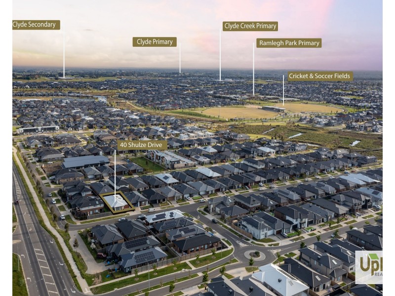 40  Shulze Drive, Clyde North VIC 3978