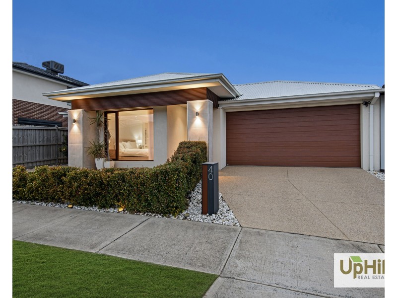 40  Shulze Drive, Clyde North VIC 3978