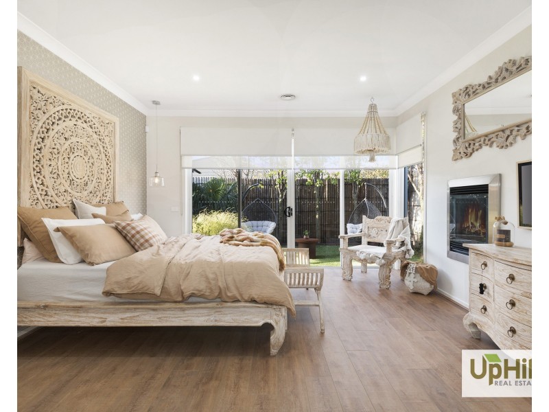 66  Prendergast Avenue, Cranbourne East VIC 3977