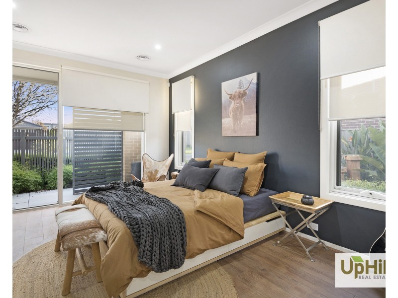 66  Prendergast Avenue, Cranbourne East VIC 3977