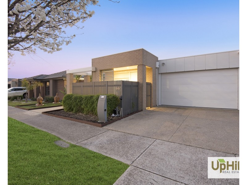 66  Prendergast Avenue, Cranbourne East VIC 3977