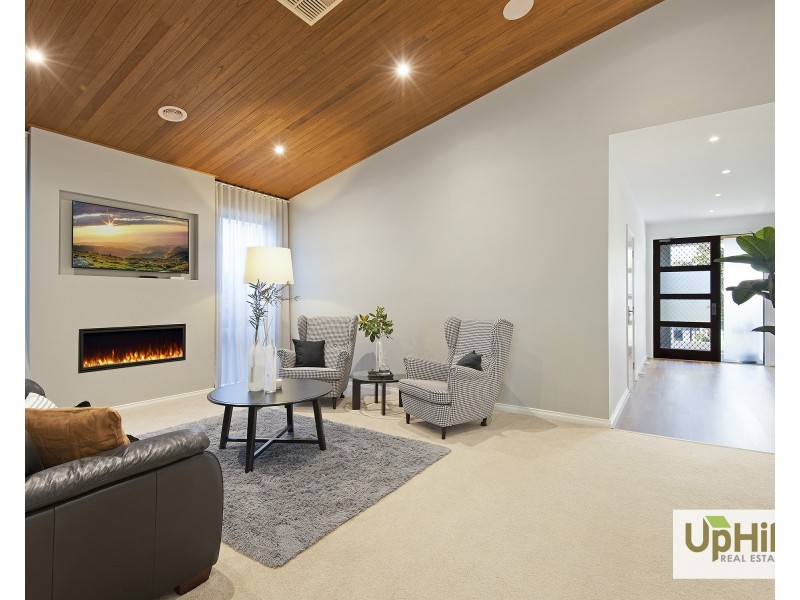 4 Callow Avenue, Clyde North VIC 3978