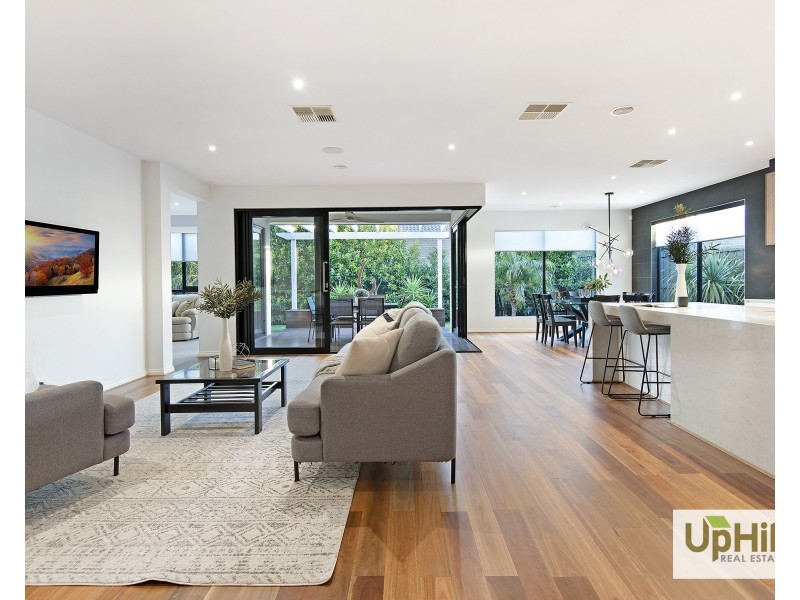 4 Callow Avenue, Clyde North VIC 3978