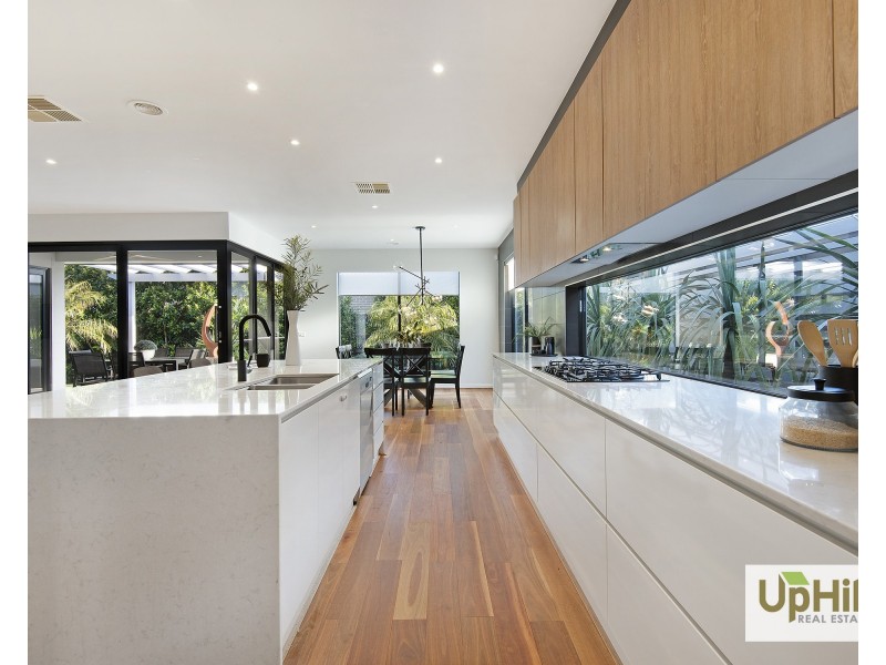 4 Callow Avenue, Clyde North VIC 3978