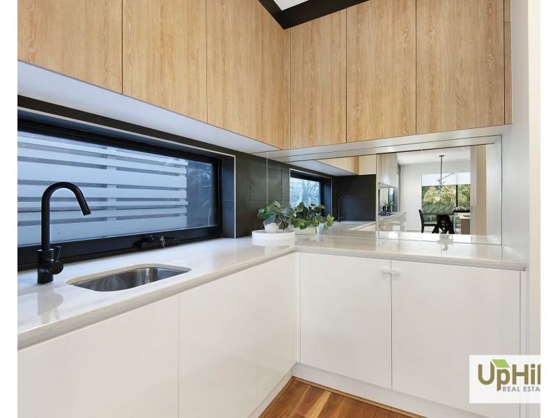 4 Callow Avenue, Clyde North VIC 3978