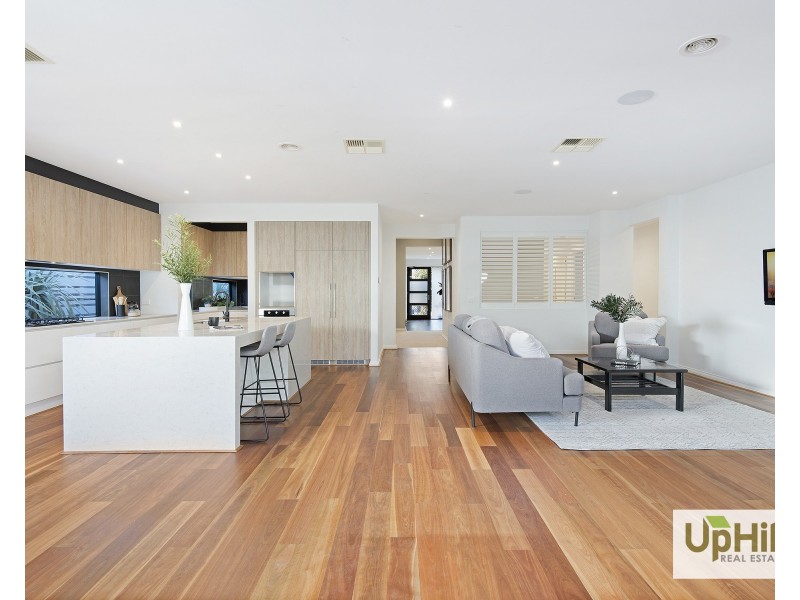 4 Callow Avenue, Clyde North VIC 3978