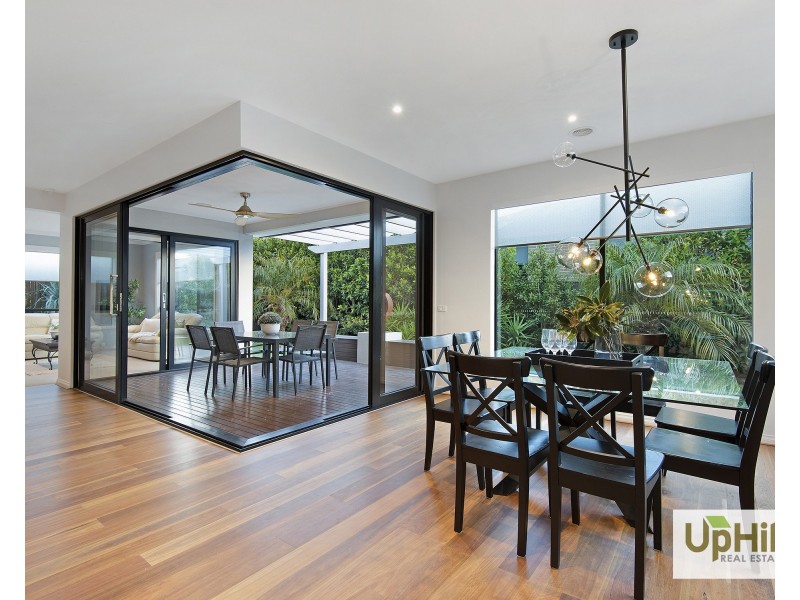 4 Callow Avenue, Clyde North VIC 3978