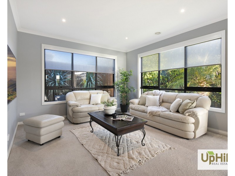 4 Callow Avenue, Clyde North VIC 3978