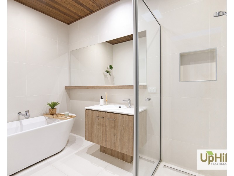 4 Callow Avenue, Clyde North VIC 3978