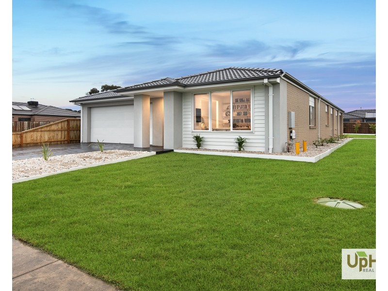 9 Alloway Street, Lang Lang VIC 3984