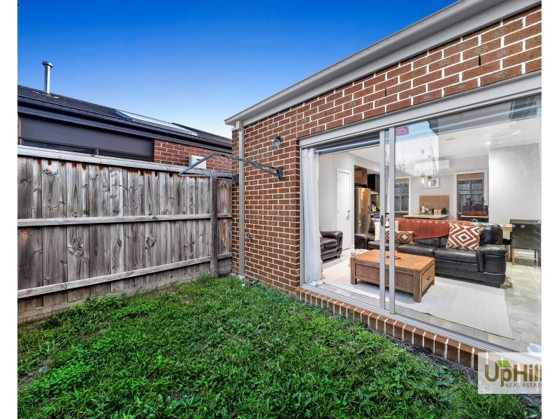 6 The Oaks Avenue, Pakenham VIC 3810