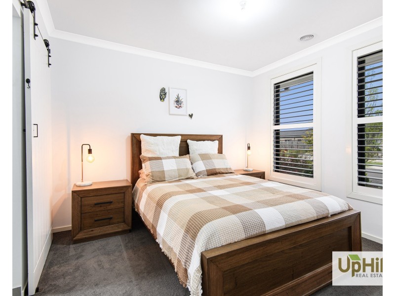 6 Keskadale Way, Clyde North VIC 3978