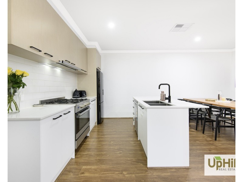 6 Keskadale Way, Clyde North VIC 3978