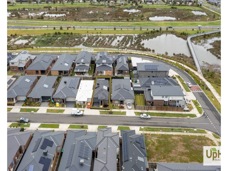 6 Keskadale Way, Clyde North VIC 3978